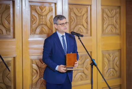 Чл.-кор. проф. д-р Славчо Томов: Нашата мисия е да помагаме на хората и затова медицината се учи цял живот